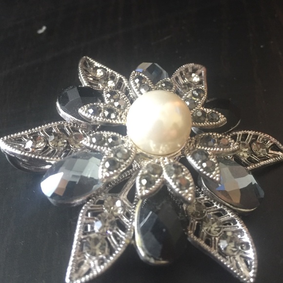 Pin/Pendant - Picture 4 of 4