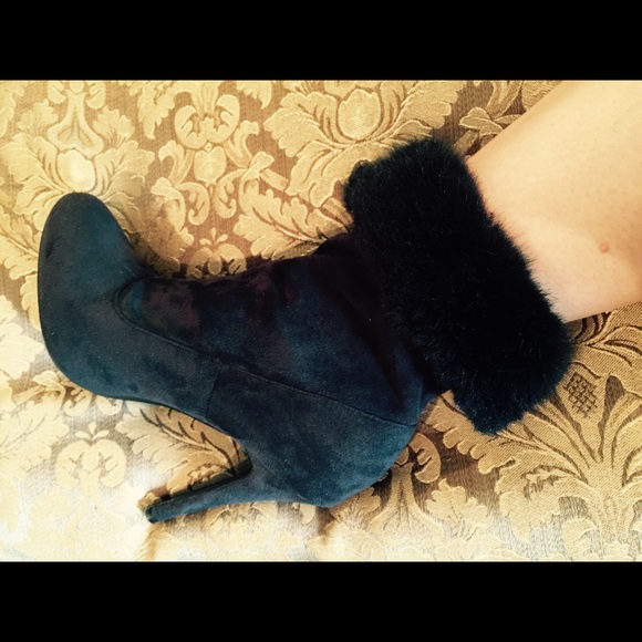 Kardashian Suede Booties. 💋 - Picture 3 of 3