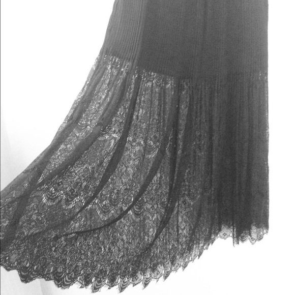 Forever 21 lace detail skirt - Picture 1 of 1