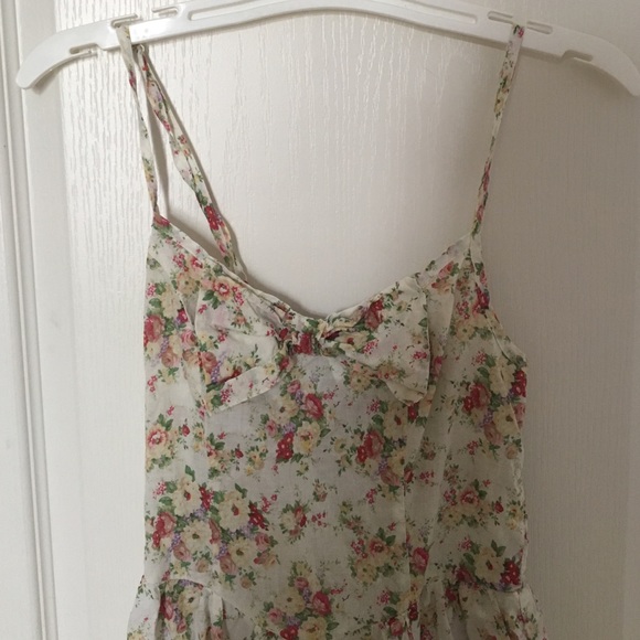 Floral Romper - Picture 2 of 3