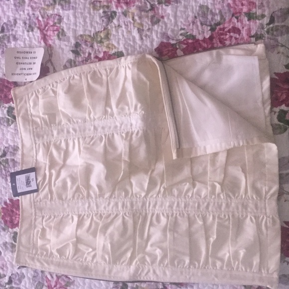 Final price! Nanette Lepore ivory skirt Sz 10