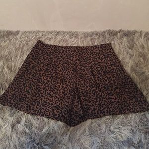 LOFT Cheetah Loose Leg Shorts Size 8