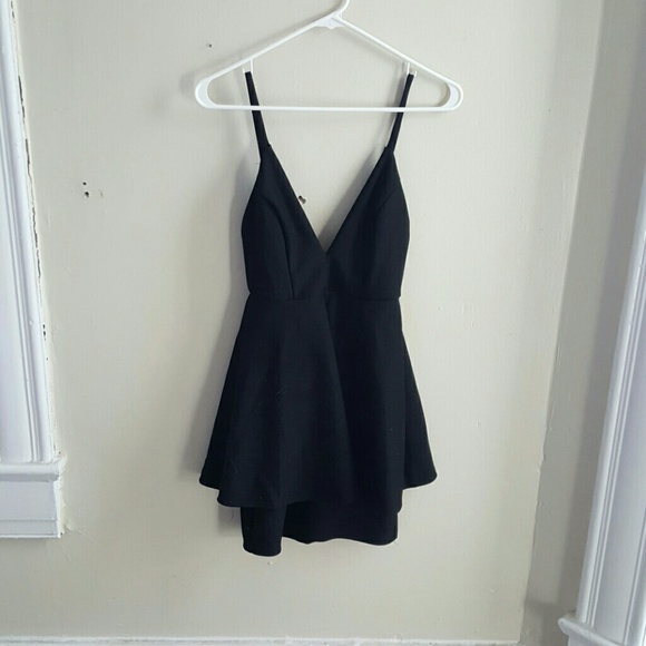 Lulus Dresses & Skirts - NWOT little black dress