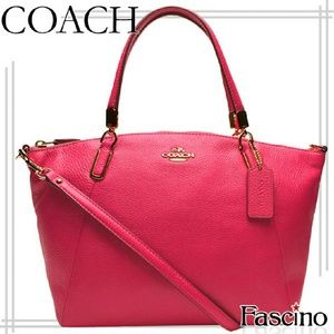 Bright pink excellent condition coach tote!