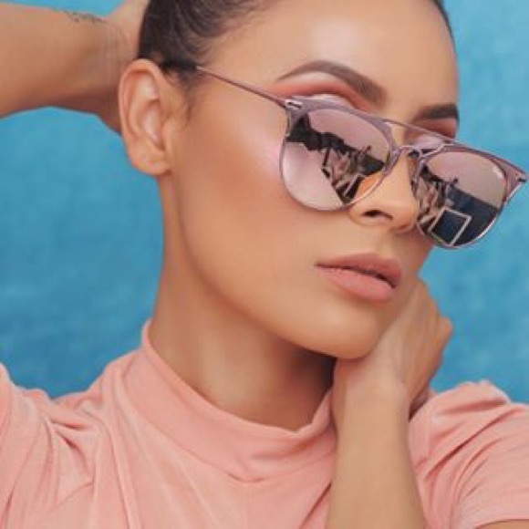 ๐Quay GEMINI rose gold mirrored sunglasses - Picture 4 of 4