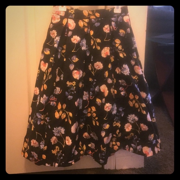 Forever 21 floral mid length skirt