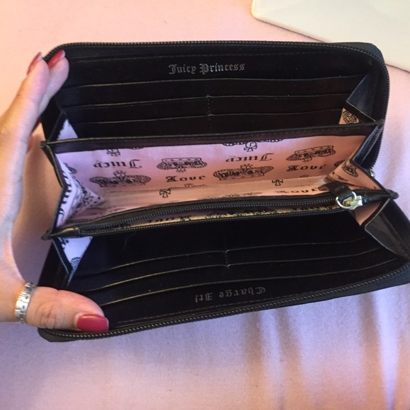 Juicy Couture velvet zipper wallet - Picture 3 of 3