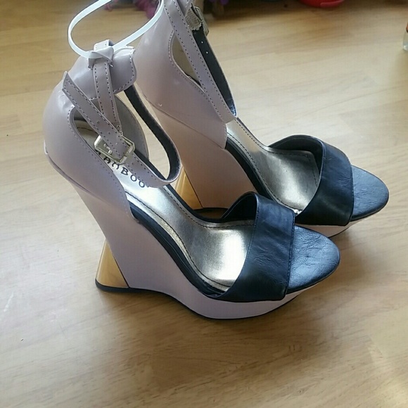 Wedge heels