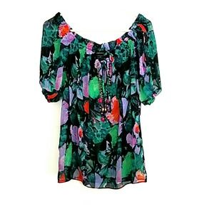 Moda international peasant blouse