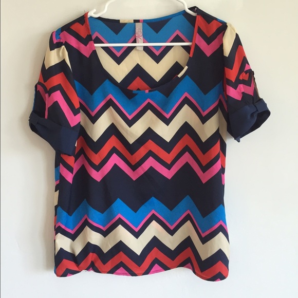 Silly chevron top with bow sleeves