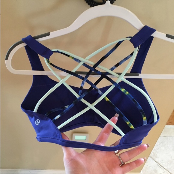 Lululemon free to be wild sport bra size 6 - Picture 2 of 4