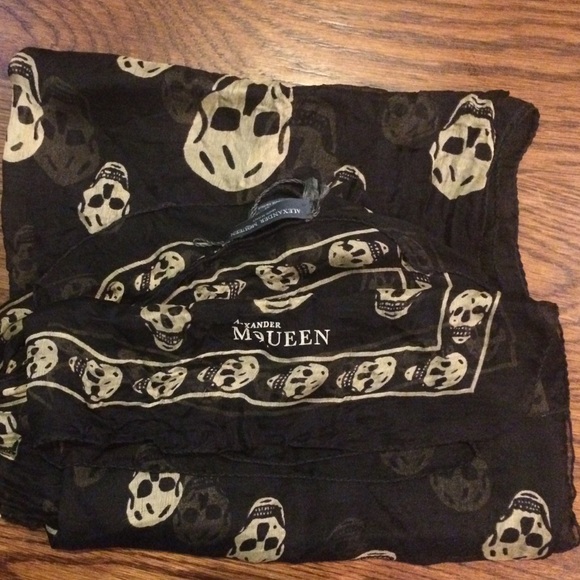 Authentic never worn Alexander McQueen scarf