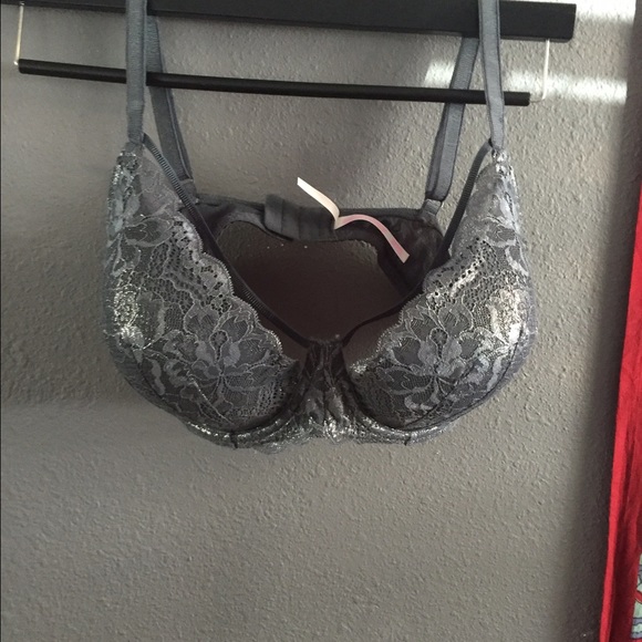 PINK Victoria's Secret Bra - Picture 1 of 3