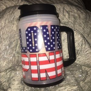 VS Pink chug mug