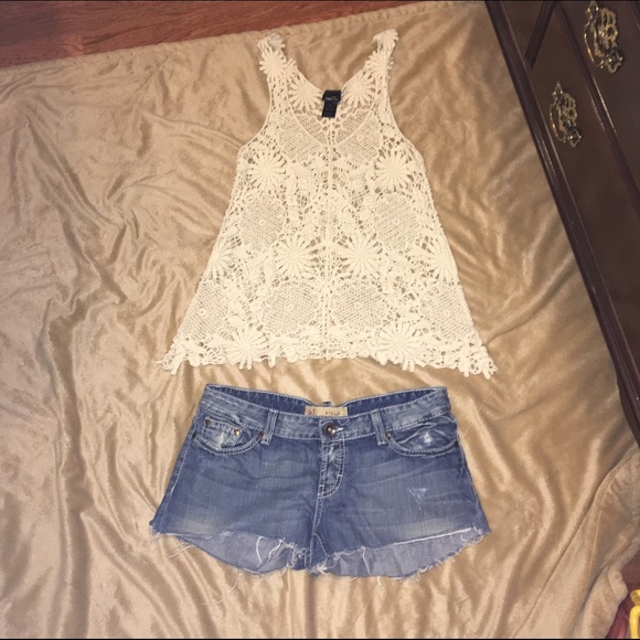 Boutique outfit. BKE shorts size 30 and lace top
