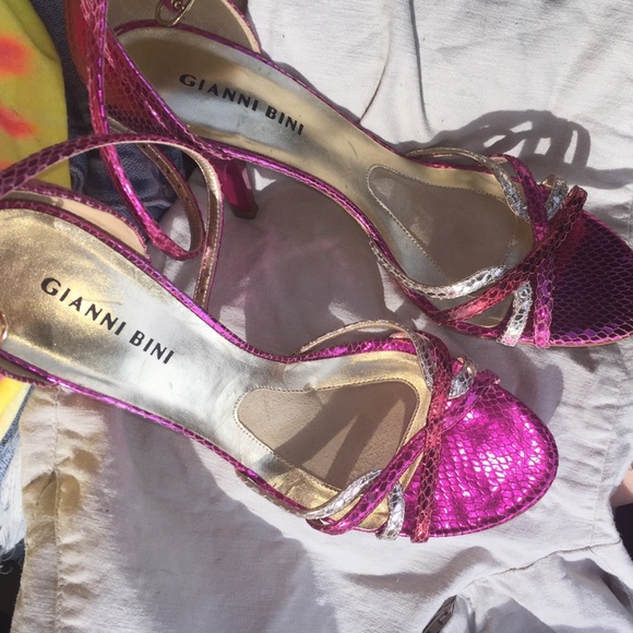 Gianni Bini pink heels