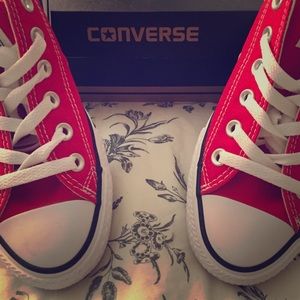 Brand new red chucks converse men's 4.5 wm 6.5