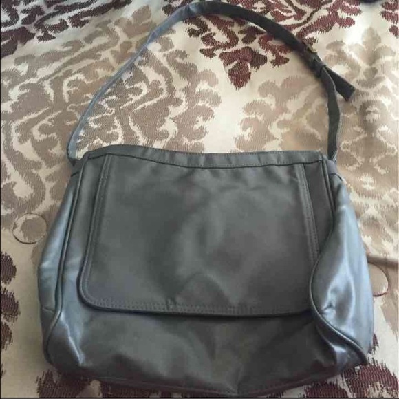 Gray purse ❤️