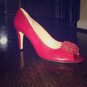 Bandolino red leather 3" heels