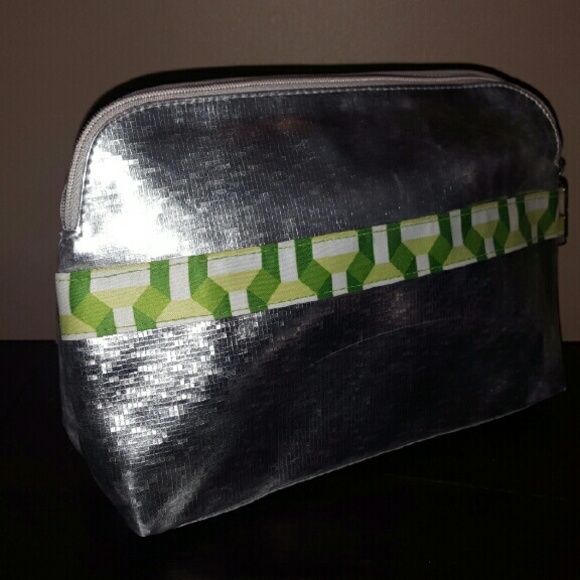 Clinique Cosmetic Make-up Bag Silver and Green
