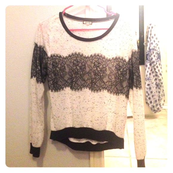 Long sleeve lace top