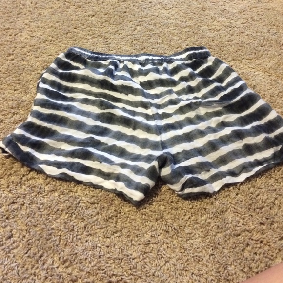 Shorts - Picture 2 of 2