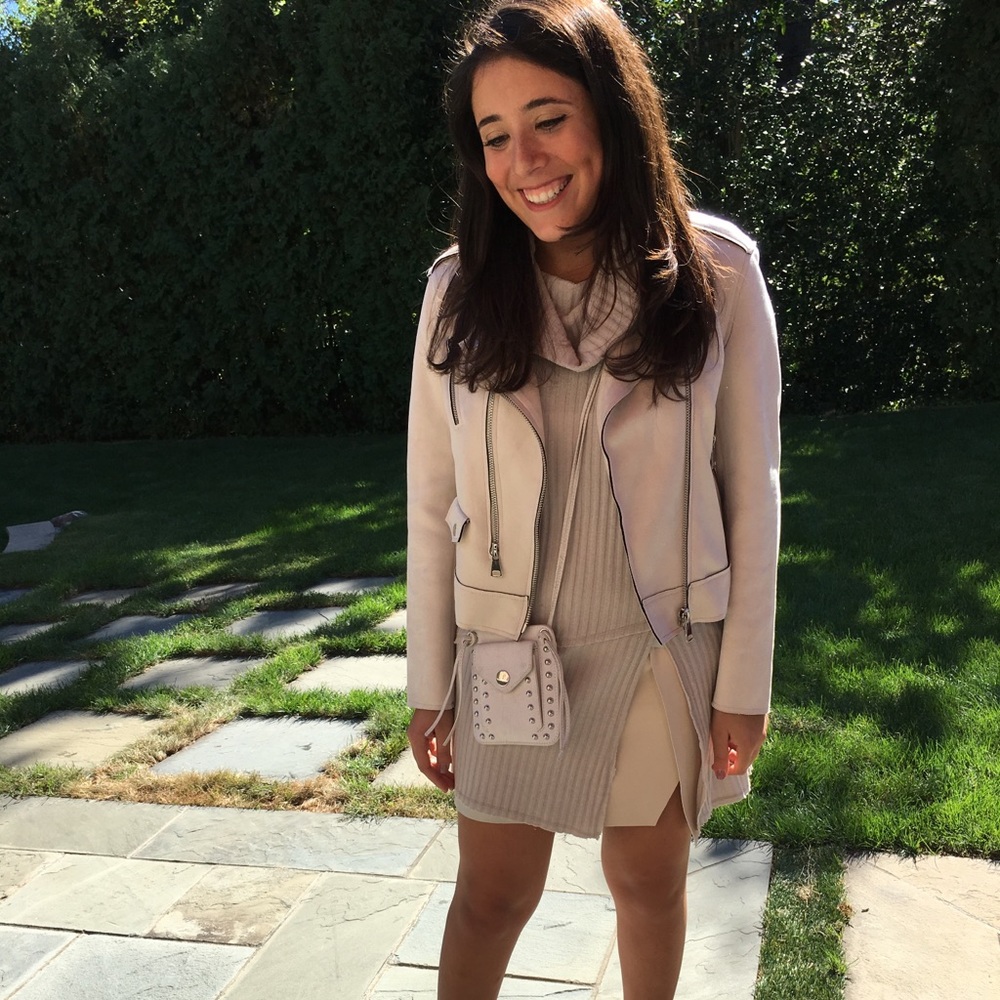 Meet your Posher, Phoebe