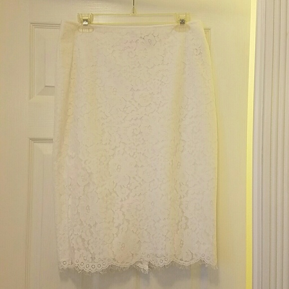 Lace skirt