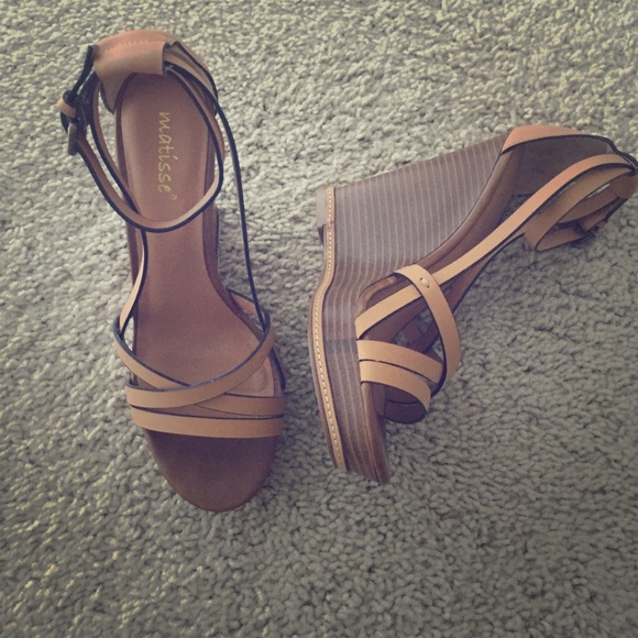 Tan wedges