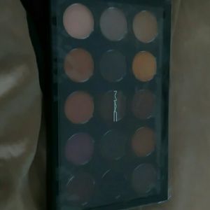 Meet your Posher, Bernadette