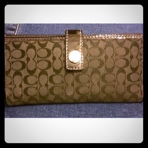 Signature Coach Wallet