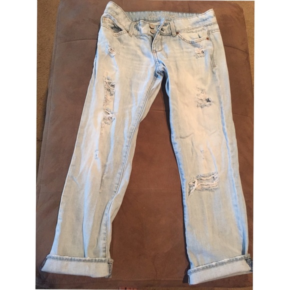 American Eagle distressed jeans