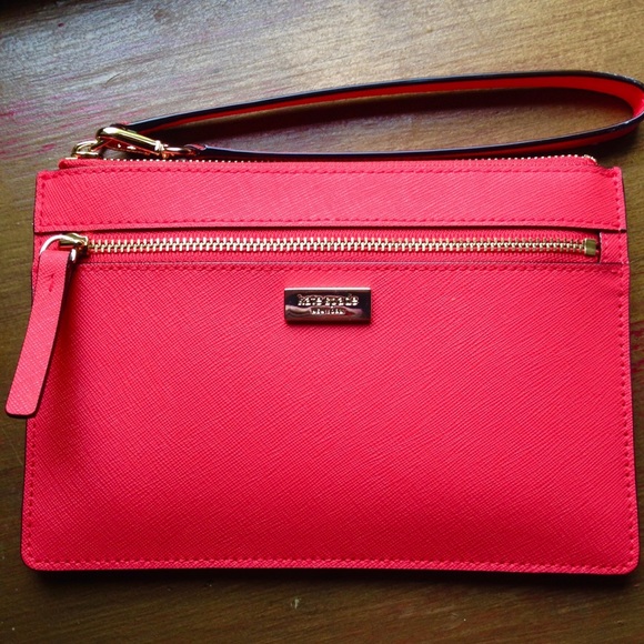 kate spade Handbags - Kate Spade coral Tinie wristlet NWT