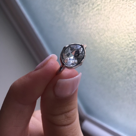 Diamond ring - Picture 2 of 3