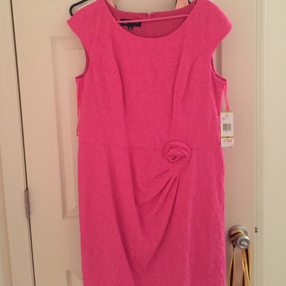 🆕🆕🆕🆕Brand New Dress