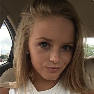 Meet your Posher, Abby