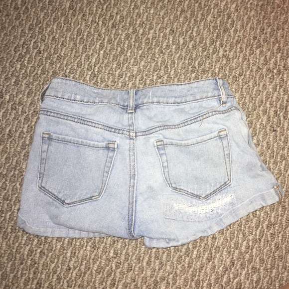 Light Blue Denim Shorts with easy hideable pockets - Picture 2 of 4