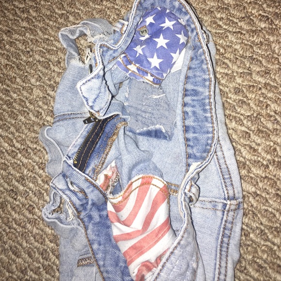 Light Blue Denim Shorts with easy hideable pockets - Picture 3 of 4