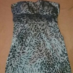 Strapless formal dress