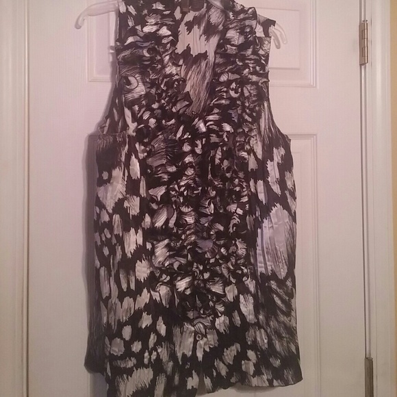 Sleeveless ruffle blouse