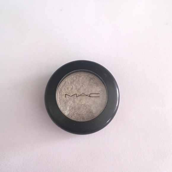 🌪 MAC Single Eyeshadow in Forgery 🌪