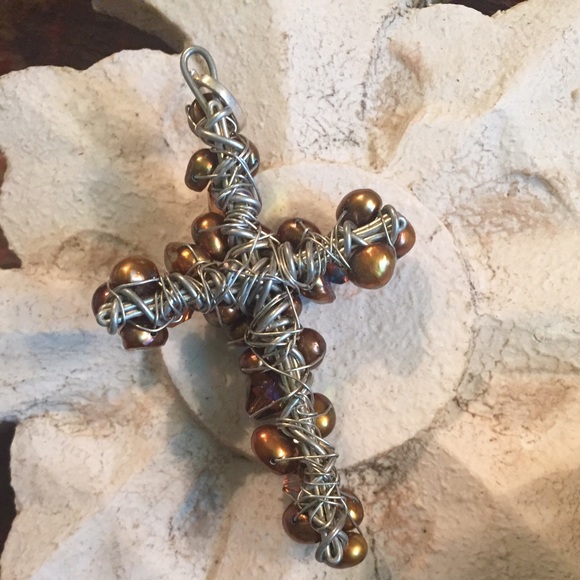 🎉🌟Host Pick🌟🎉 Handmade Beaded Cross Pendant - Picture 2 of 2