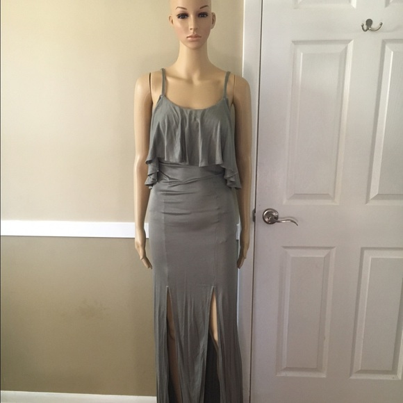 Maxi dress with ruffle detail - Picture 3 of 4
