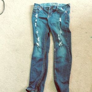 Distressed high waisted jeans