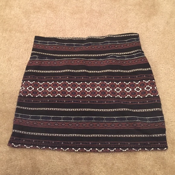 Clinging pencil skirt