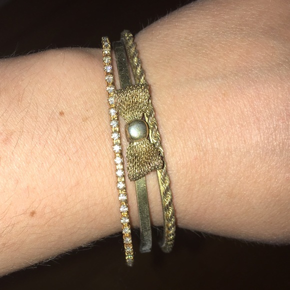 Moving, make offer! Gold Bangles Set of 3 in gold