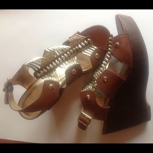 Brown & Gold Candies Wedges