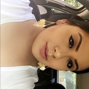 Meet your Posher, Selena