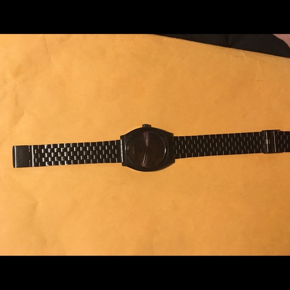 NIXON WATCH - Picture 4 of 4