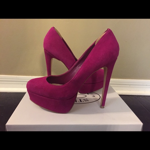 7.5 Steve Madden DEMANDD Magenta heels - Picture 2 of 4